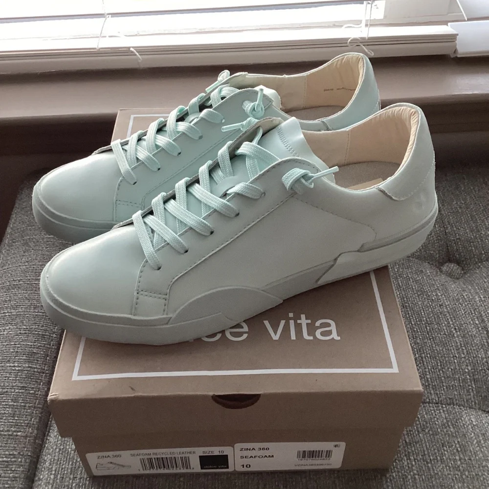 Dolce Vita Women's Zina 360 Lace-Up Sneakers, size 10 - Picture 13 of 13